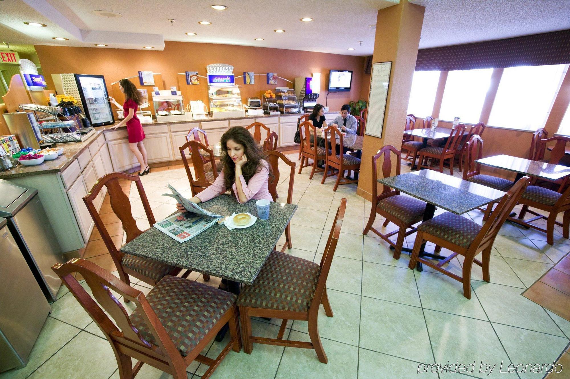 Hotel Ramada By Wyndham Santa Fe Restaurante foto