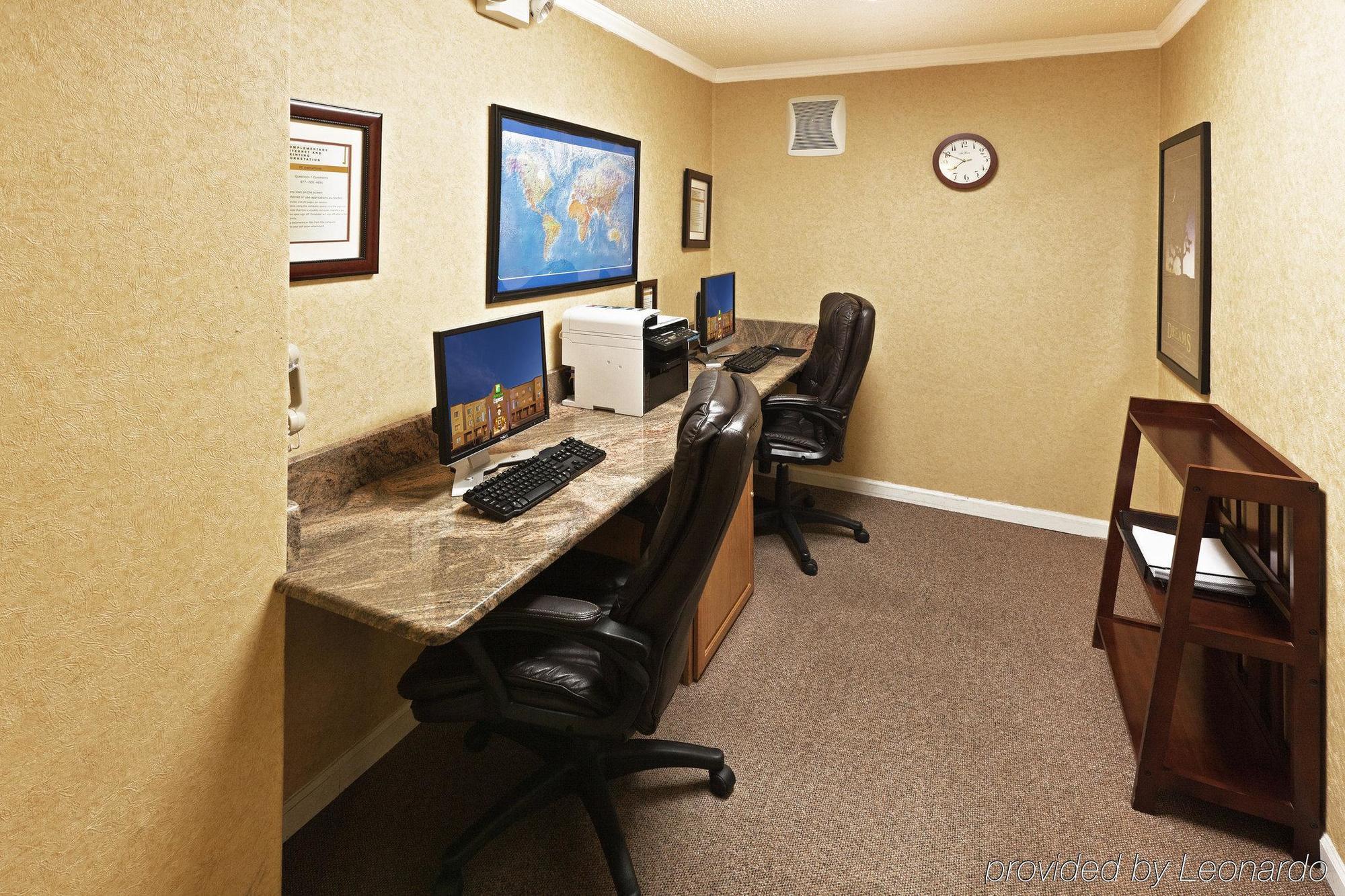 Hotel Ramada By Wyndham Santa Fe Facilidades foto