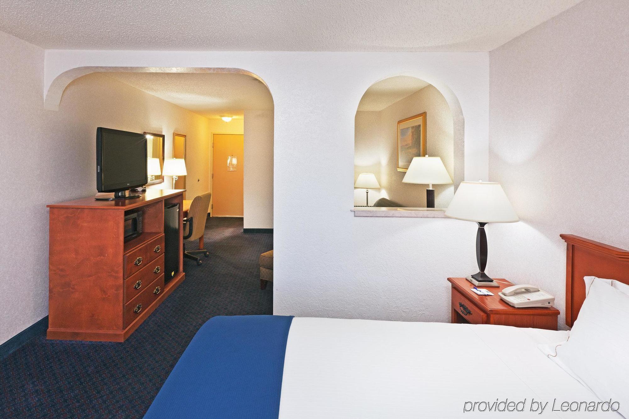 Hotel Ramada By Wyndham Santa Fe Habitación foto