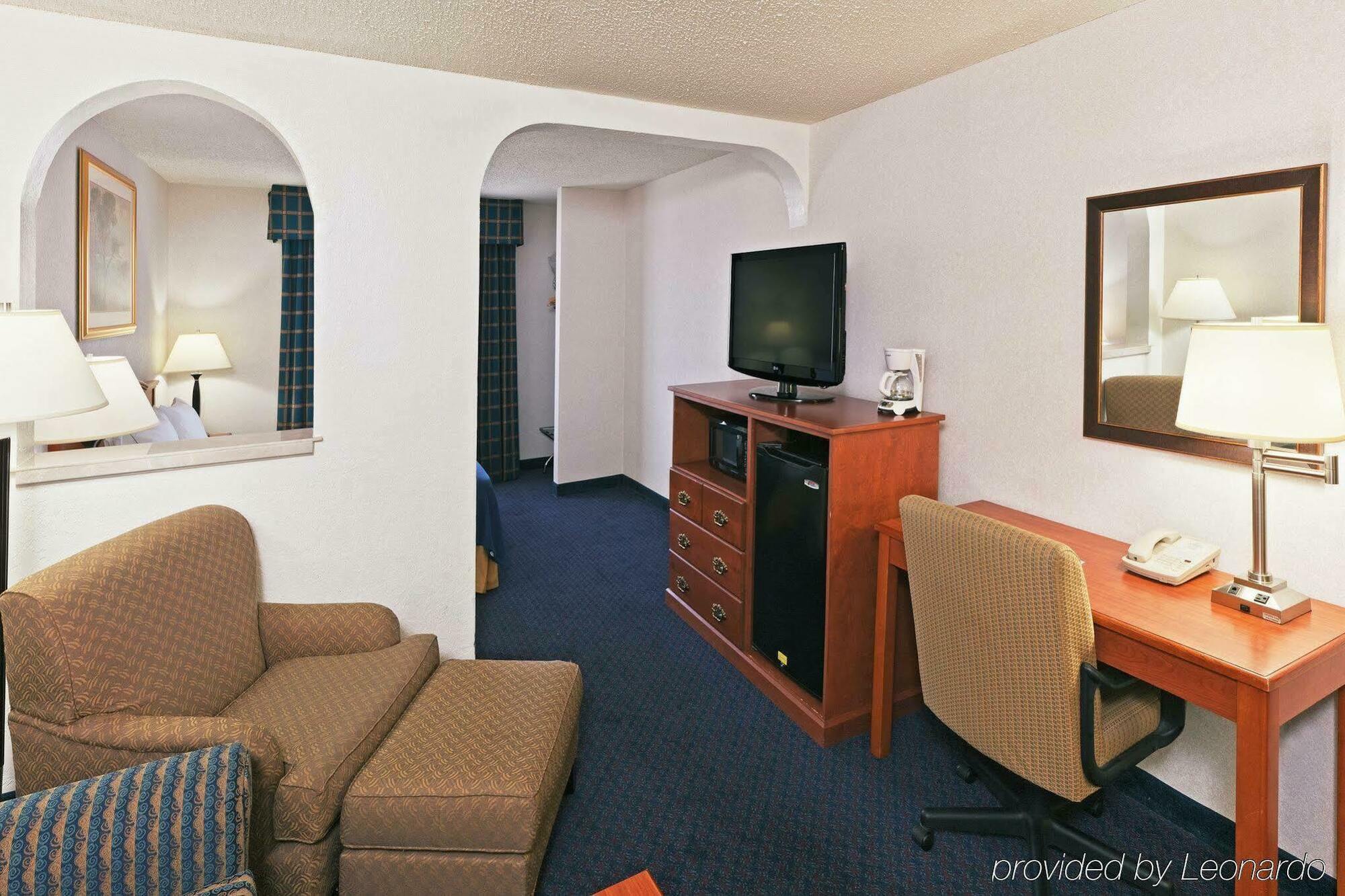 Hotel Ramada By Wyndham Santa Fe Habitación foto